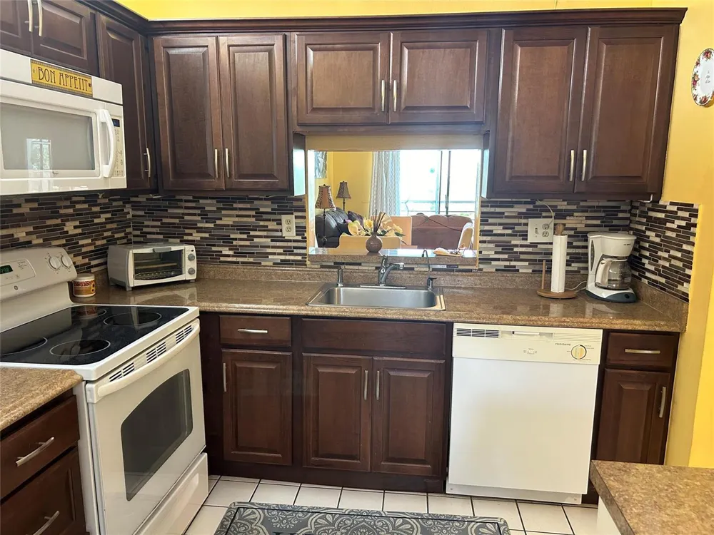 2860 Somerset Drive #311k Lauderdale Lakes, FL 33311
