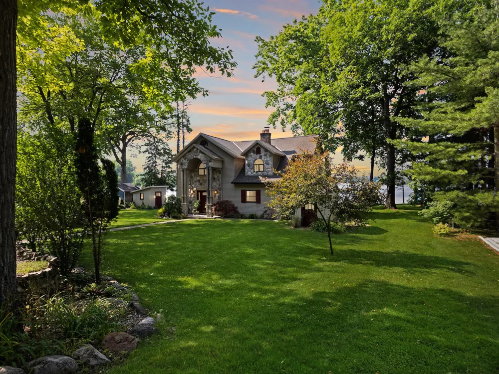 4461 Cordley Lake Road Pinckney, MI 48169