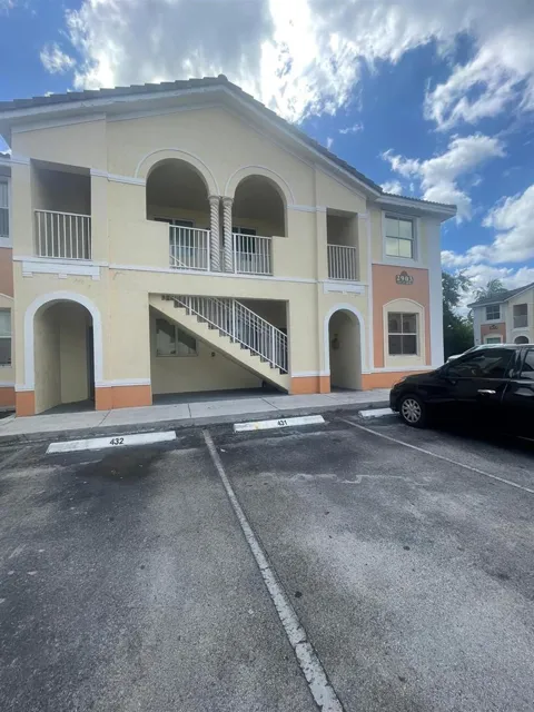 2903 SE 17th Avenue #211