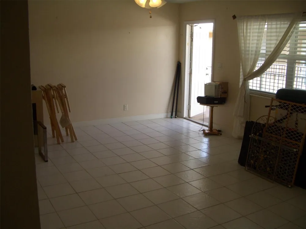 2737 NE 28th Street #7w Lighthouse Point, FL 33064