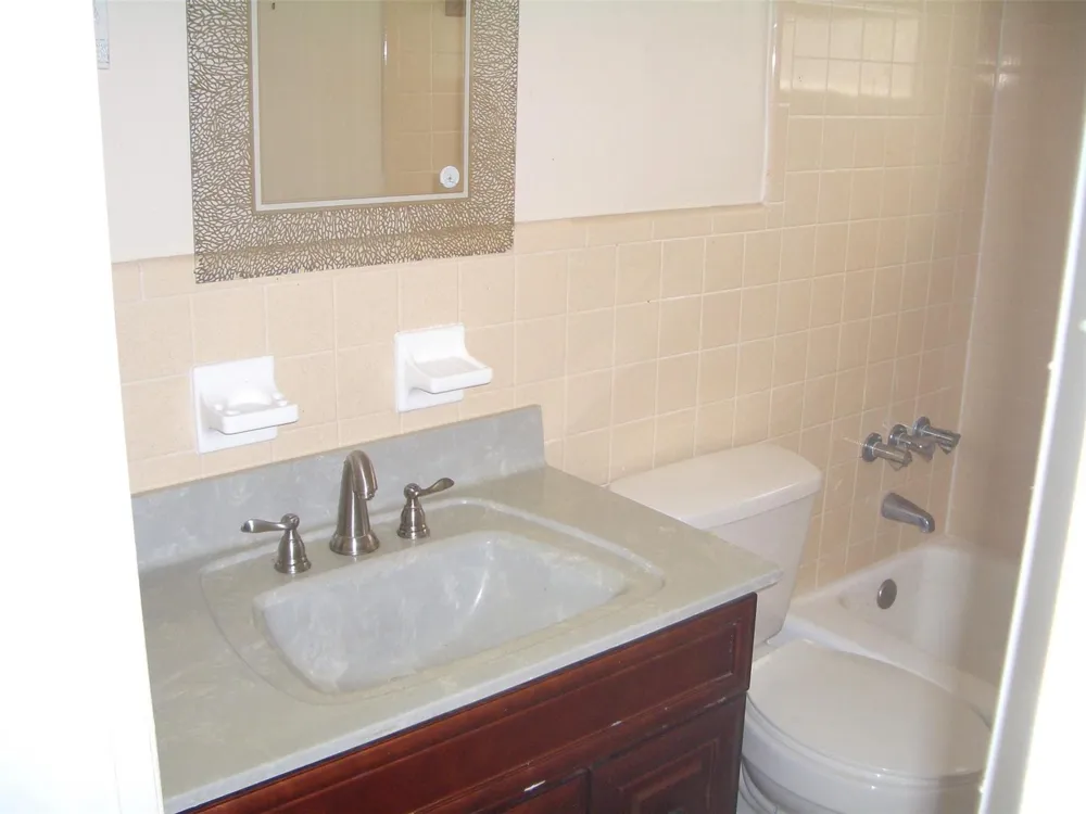 2737 NE 28th Street #7w Lighthouse Point, FL 33064