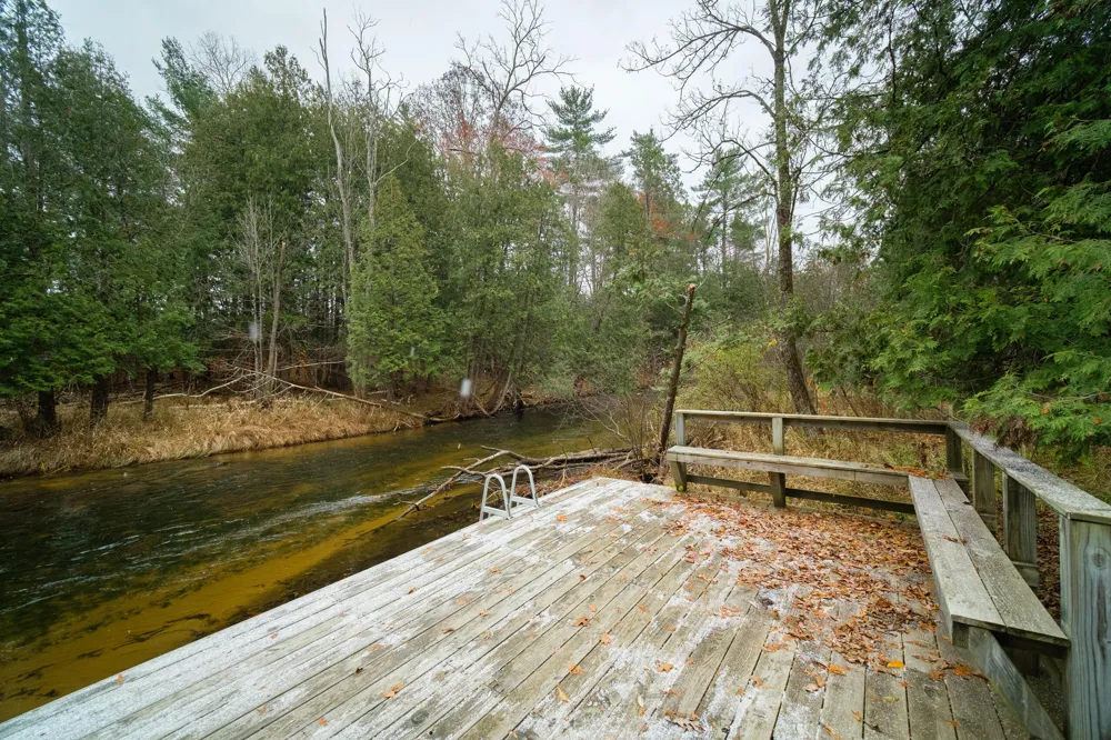 8161 Hunters Ridge Drive Irons, MI 49644