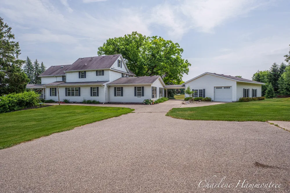 9111 Summit Avenue NE Rockford, MI 49341