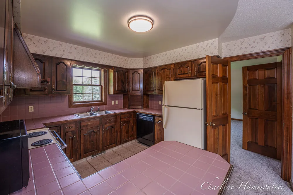 9111 Summit Avenue NE Rockford, MI 49341