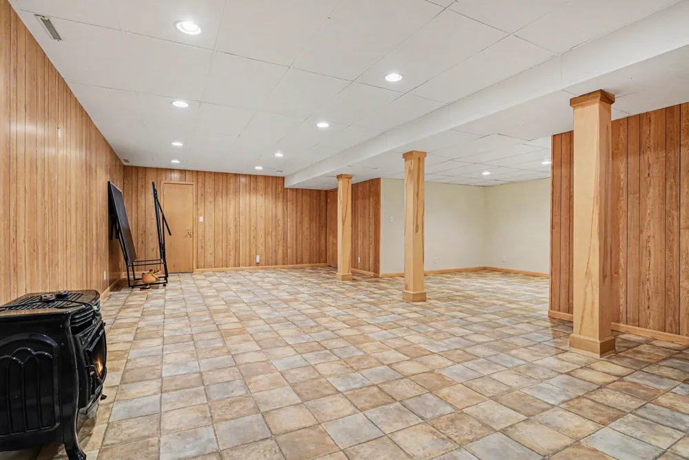 69728 Calvin Center Road Cassopolis, MI 49031