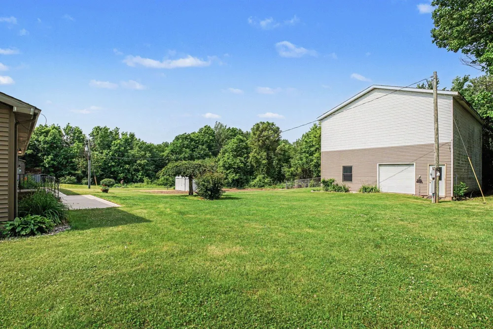 69728 Calvin Center Road Cassopolis, MI 49031