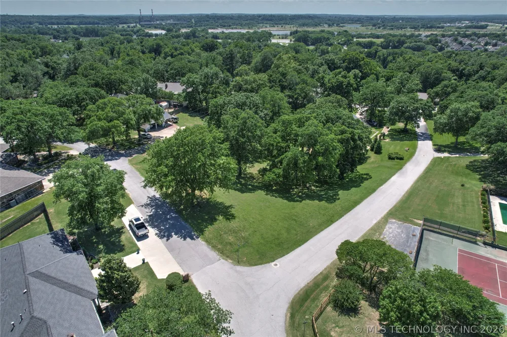 E 104th Place Tulsa, OK 74137