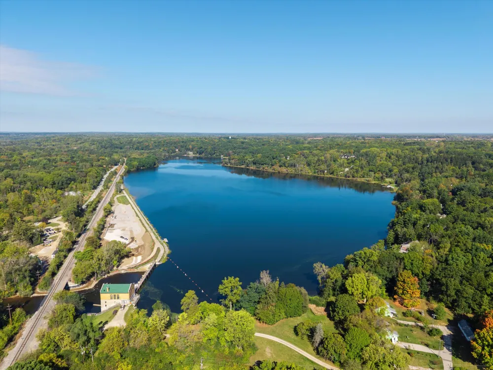 244 Barton Shore Drive Ann Arbor, MI 48105