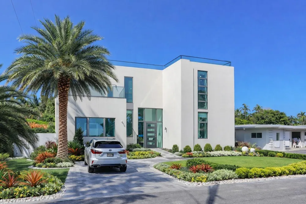 2421 NE 201st Street Miami, FL 33180