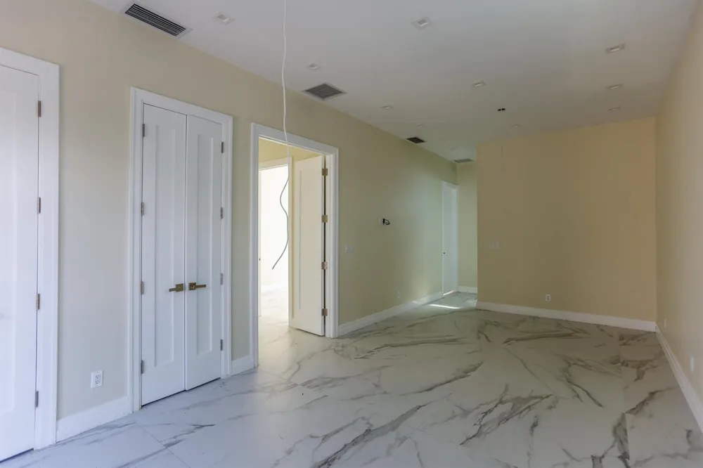 2421 NE 201st Street Miami, FL 33180