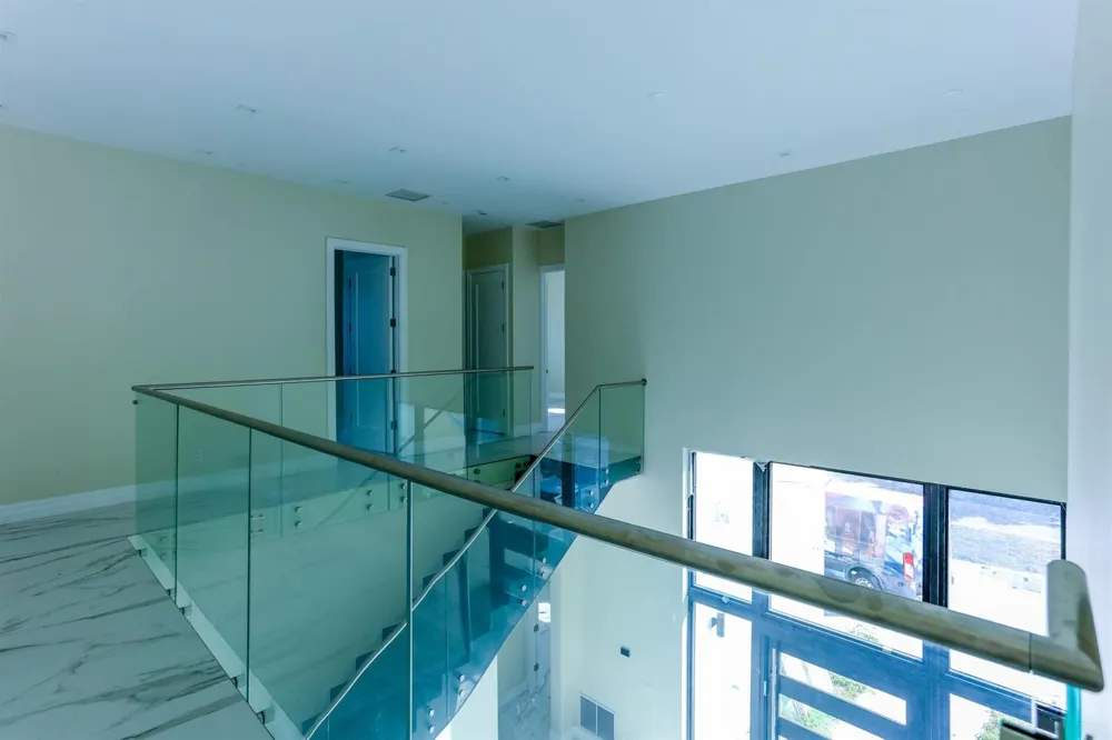 2421 NE 201st Street Miami, FL 33180