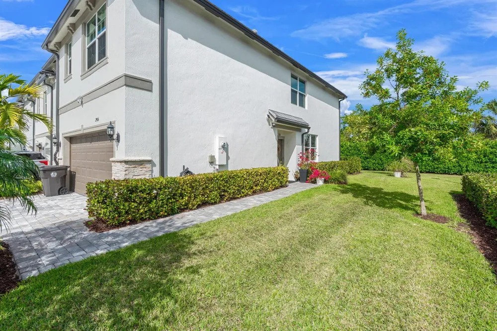 2906 Olivia Avenue Lauderdale Lakes, FL 33311