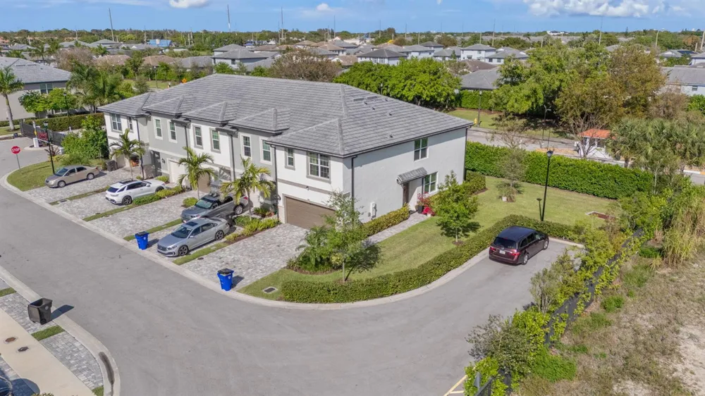 2906 Olivia Avenue Lauderdale Lakes, FL 33311