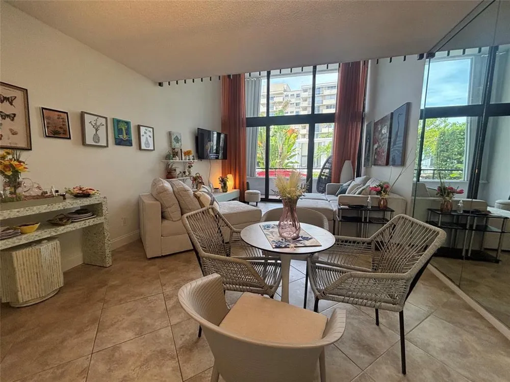 3589 S Ocean Boulevard #10 South Palm Beach, FL 33480
