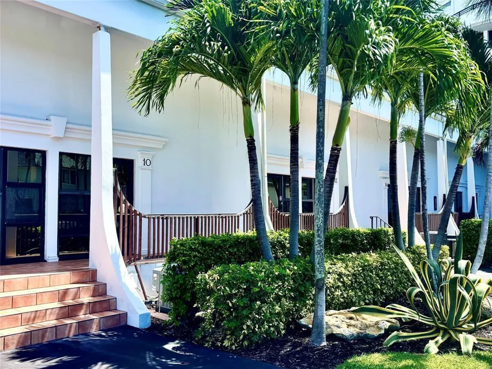 3589 S Ocean Boulevard #10 South Palm Beach, FL 33480