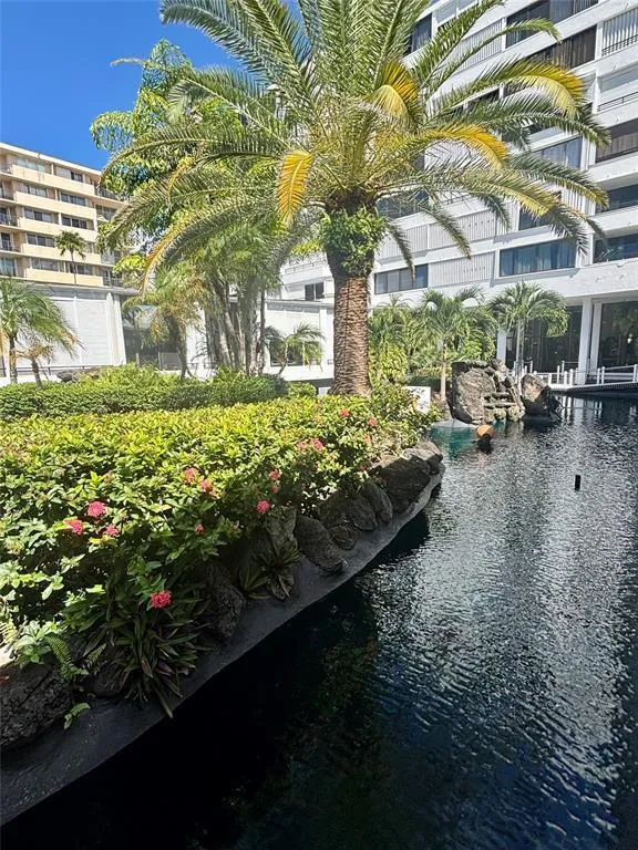 3589 S Ocean Boulevard #10 South Palm Beach, FL 33480