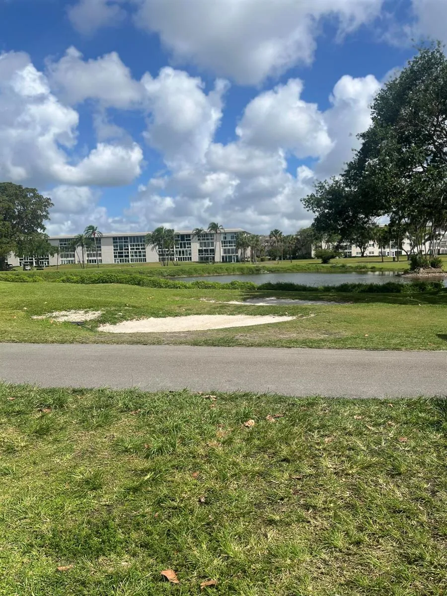 2614 Nassau Bend #H2 Coconut Creek, FL 33066