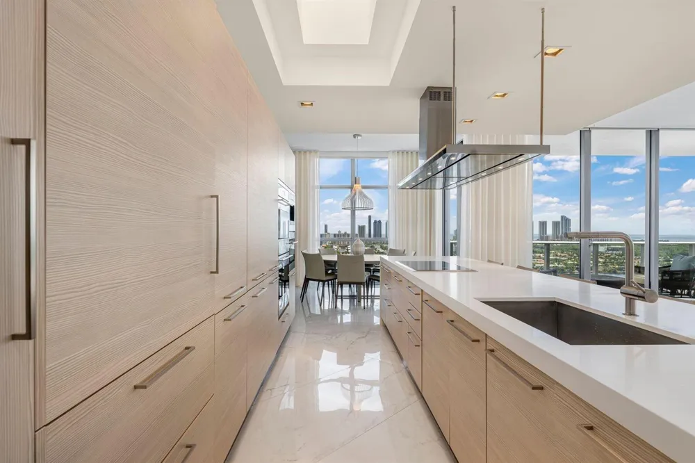 17301 Biscayne Boulevard #Ph-7 North Miami Beach, FL 33160