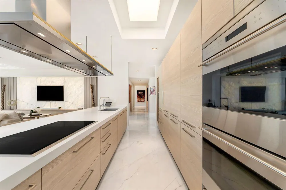 17301 Biscayne Boulevard #Ph-7 North Miami Beach, FL 33160
