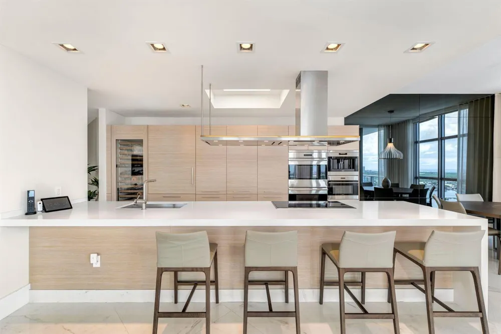 17301 Biscayne Boulevard #Ph-7 North Miami Beach, FL 33160