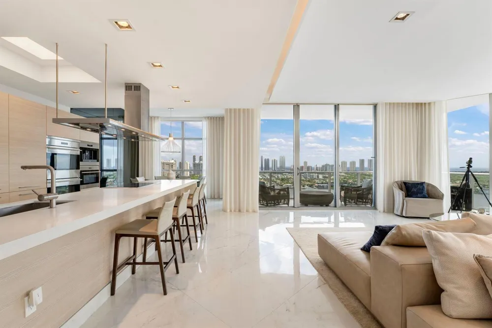 17301 Biscayne Boulevard #Ph-7 North Miami Beach, FL 33160