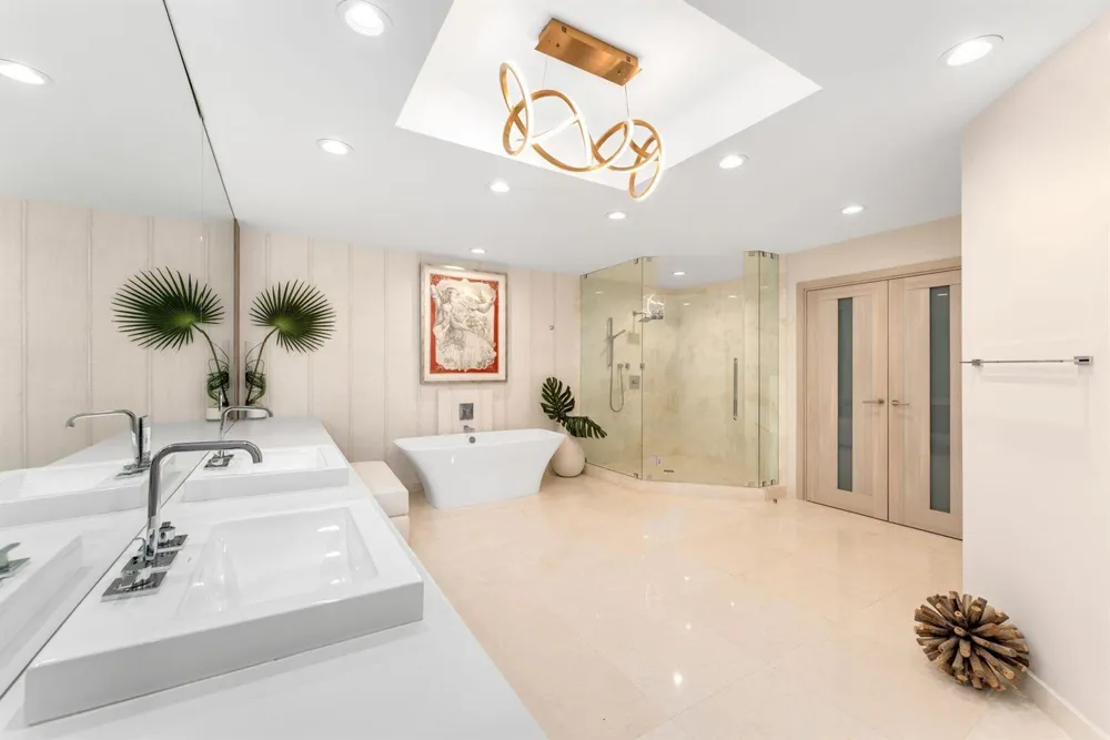 17301 Biscayne Boulevard #Ph-7 North Miami Beach, FL 33160
