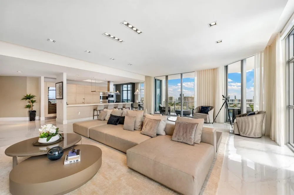 17301 Biscayne Boulevard #Ph-7 North Miami Beach, FL 33160