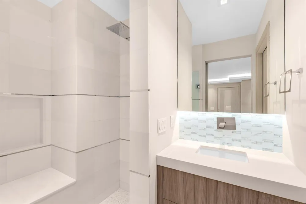 17301 Biscayne Boulevard #Ph-7 North Miami Beach, FL 33160
