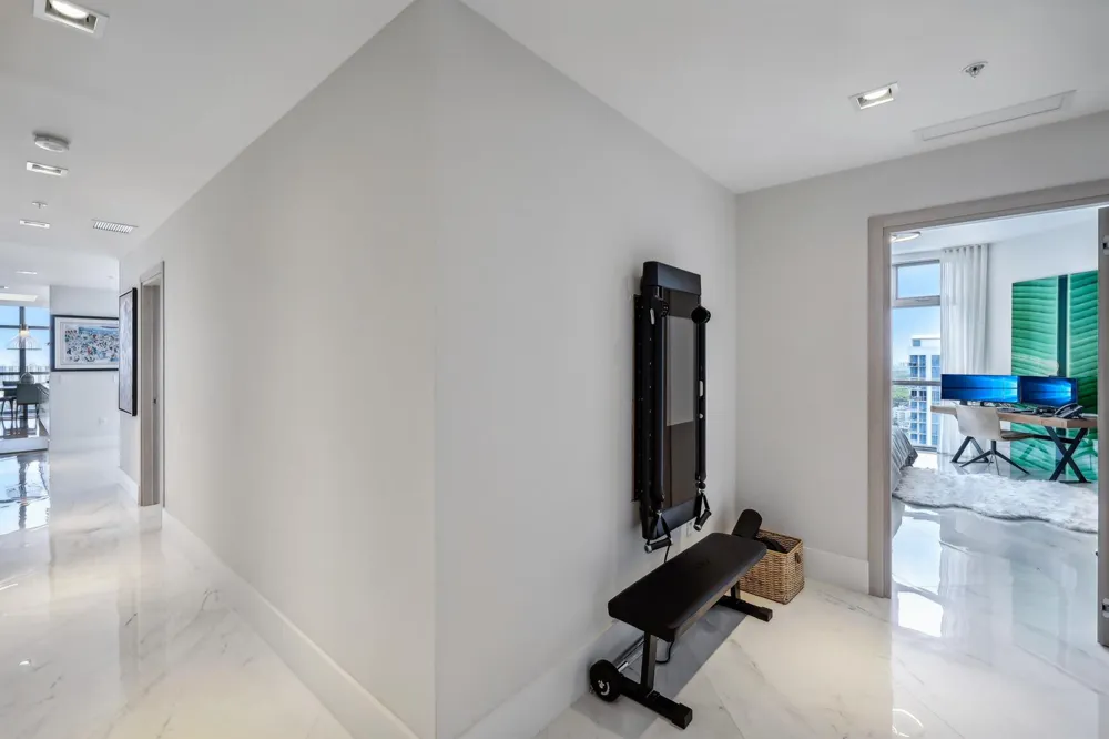 17301 Biscayne Boulevard #Ph-7 North Miami Beach, FL 33160