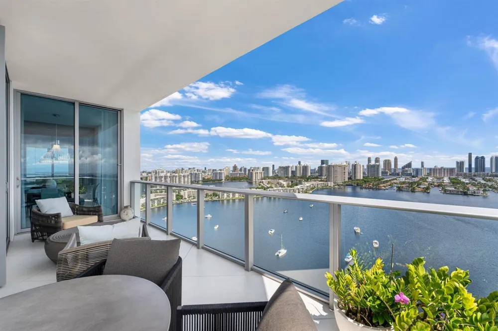 17301 Biscayne Boulevard #Ph-7 North Miami Beach, FL 33160