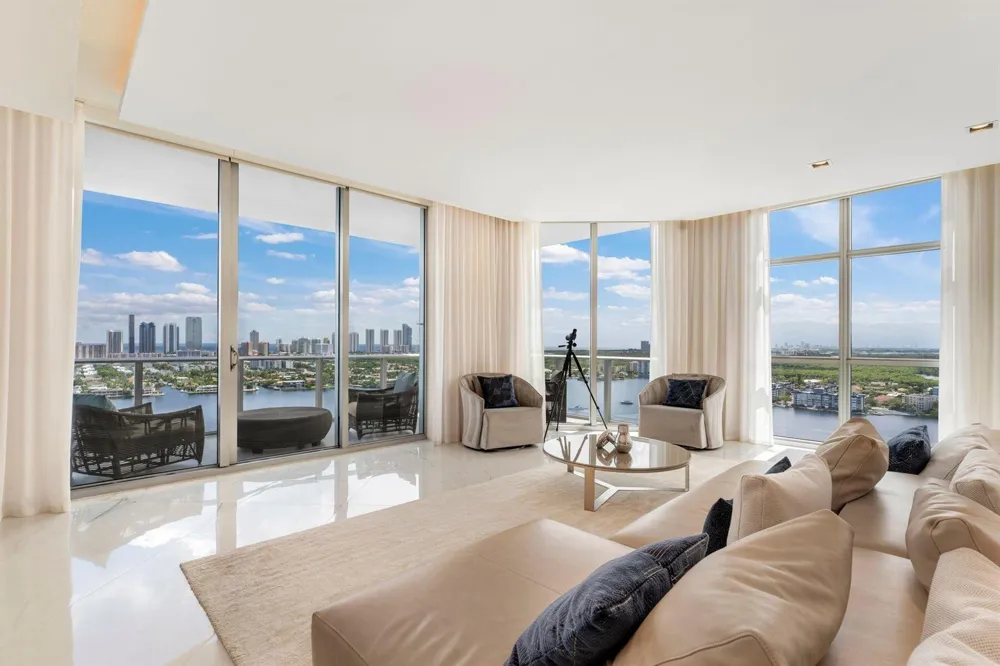 17301 Biscayne Boulevard #Ph-7 North Miami Beach, FL 33160