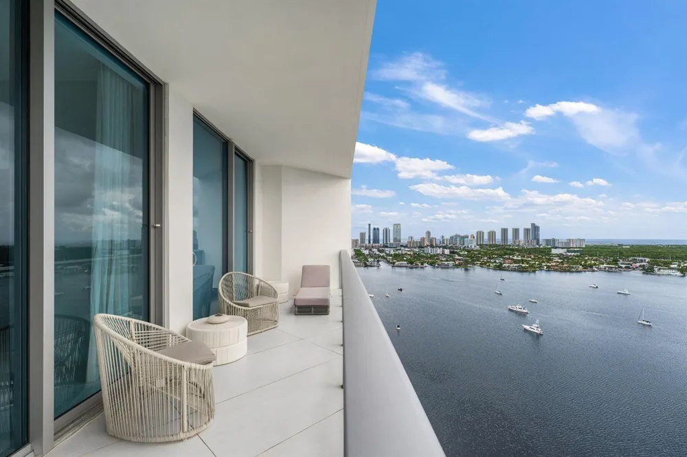 17301 Biscayne Boulevard #Ph-7 North Miami Beach, FL 33160