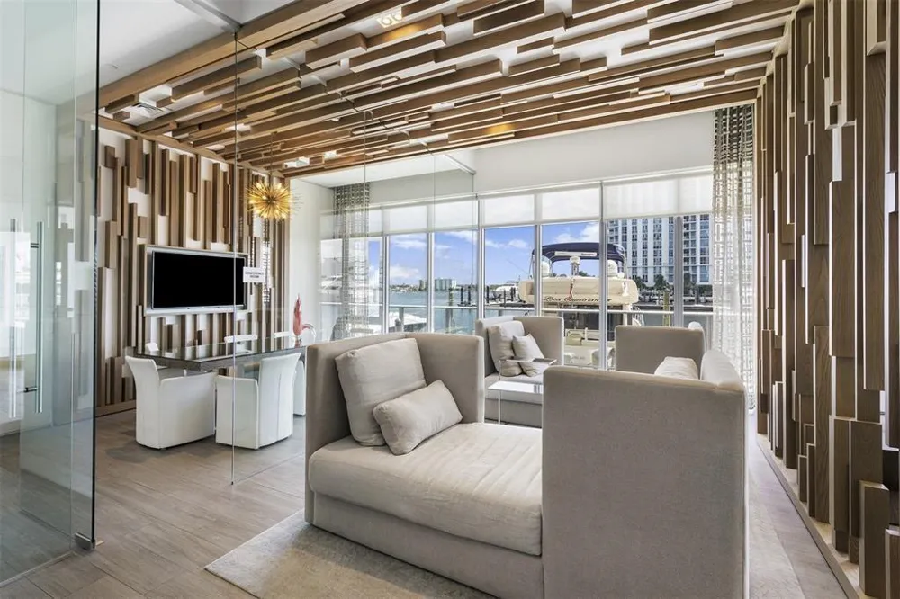 17301 Biscayne Boulevard #Ph-7 North Miami Beach, FL 33160