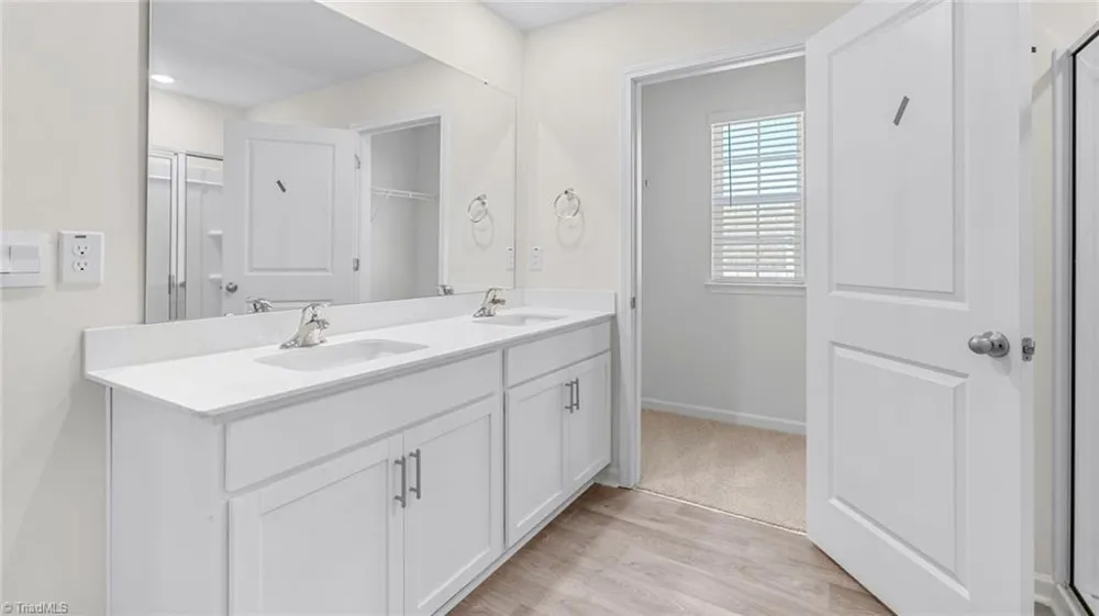 2517 Foxtail Lane Yadkinville, NC 27055