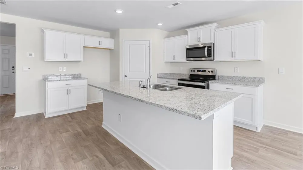 2517 Foxtail Lane Yadkinville, NC 27055