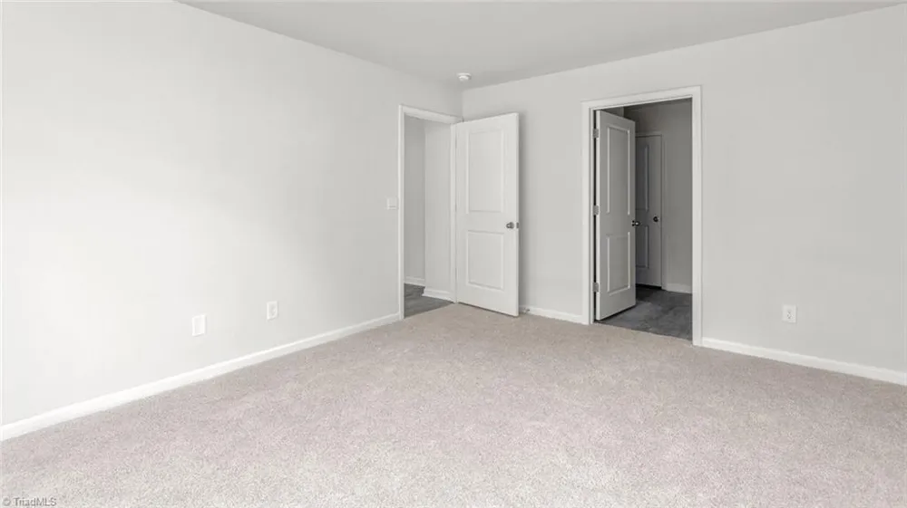 2587 Foxtail Lane Yadkinville, NC 27055