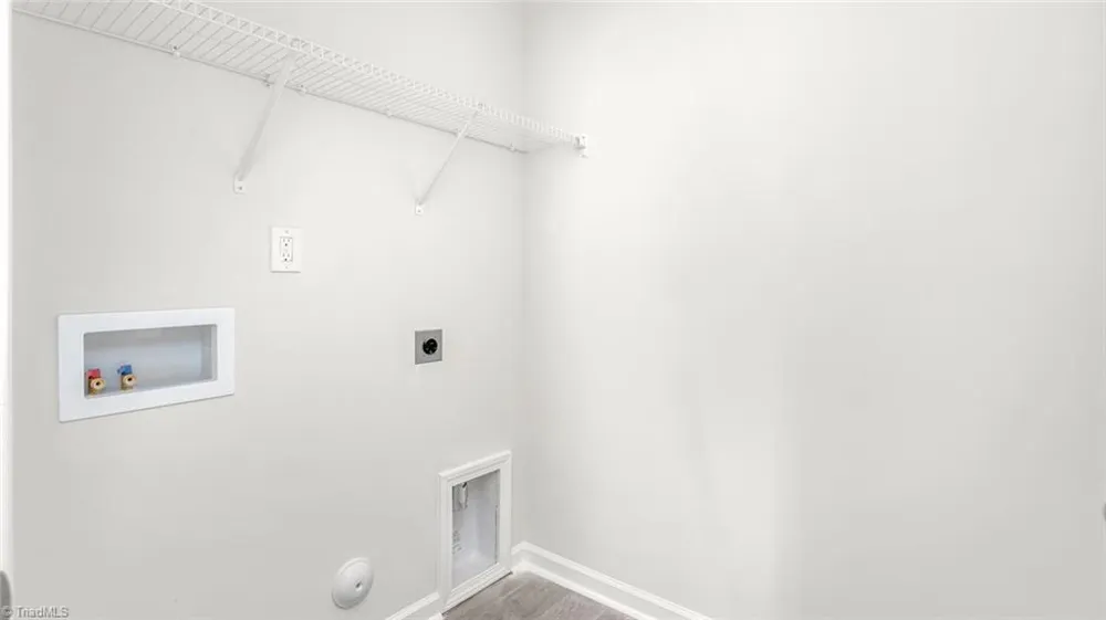 2587 Foxtail Lane Yadkinville, NC 27055