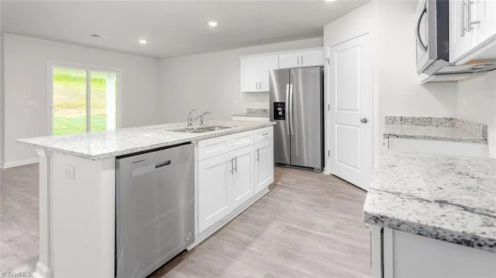 2587 Foxtail Lane Yadkinville, NC 27055