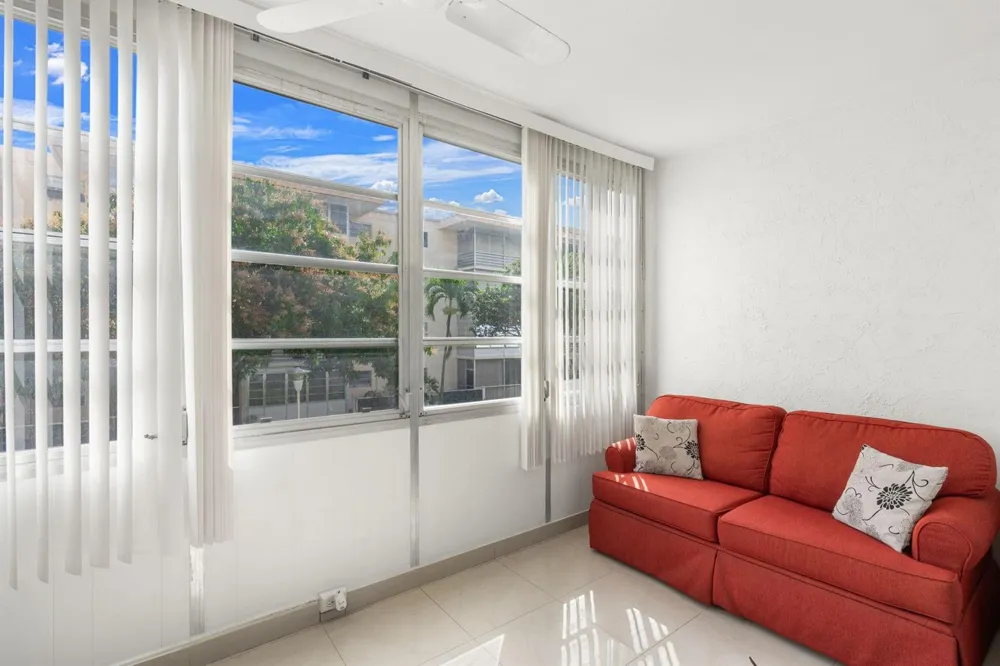 4191 NW 41st Street #214 Lauderdale Lakes, FL 33319