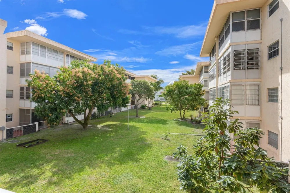 4191 NW 41st Street #214 Lauderdale Lakes, FL 33319