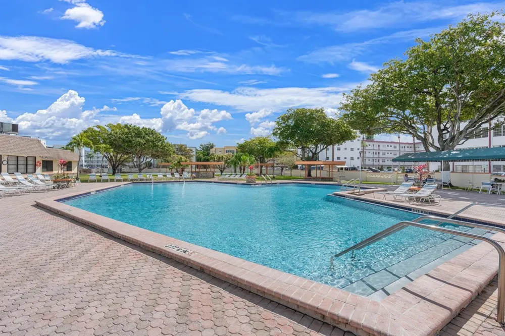 4191 NW 41st Street #214 Lauderdale Lakes, FL 33319