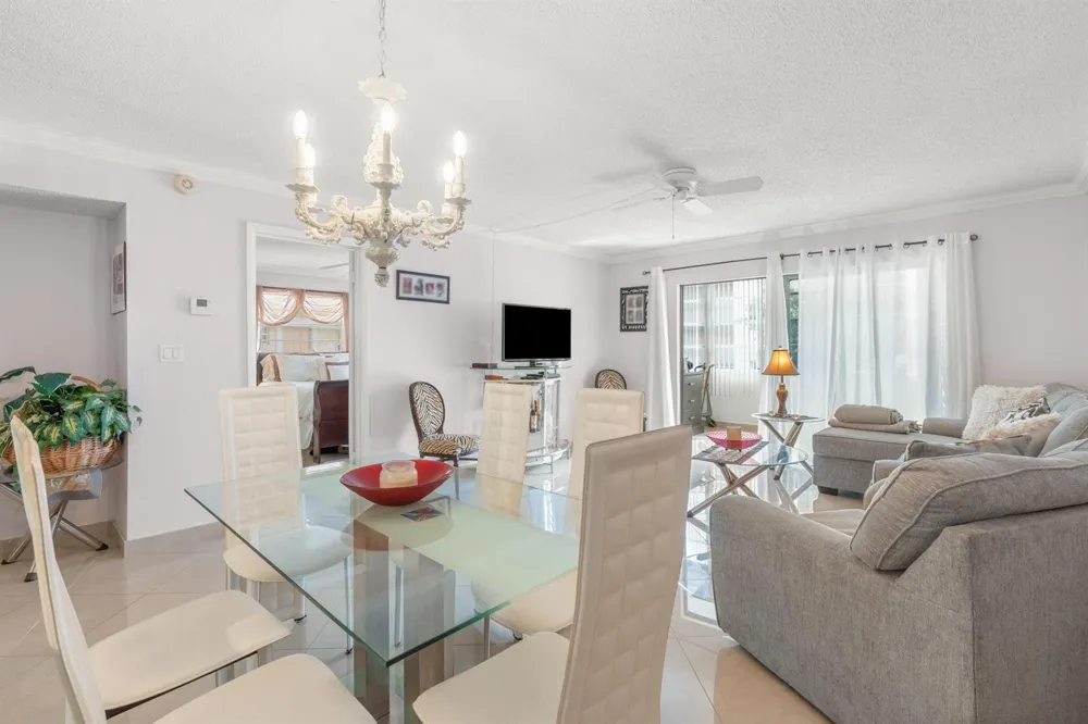4191 NW 41st Street #214 Lauderdale Lakes, FL 33319
