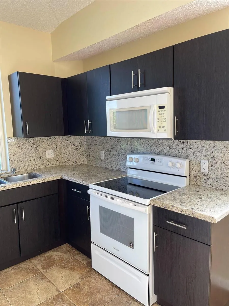 6984 SW 39th Street #H206 Davie, FL 33314