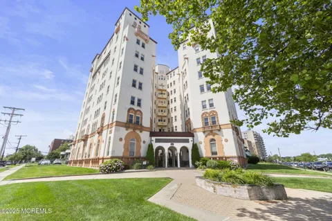 400 Deal Lake Drive #7H