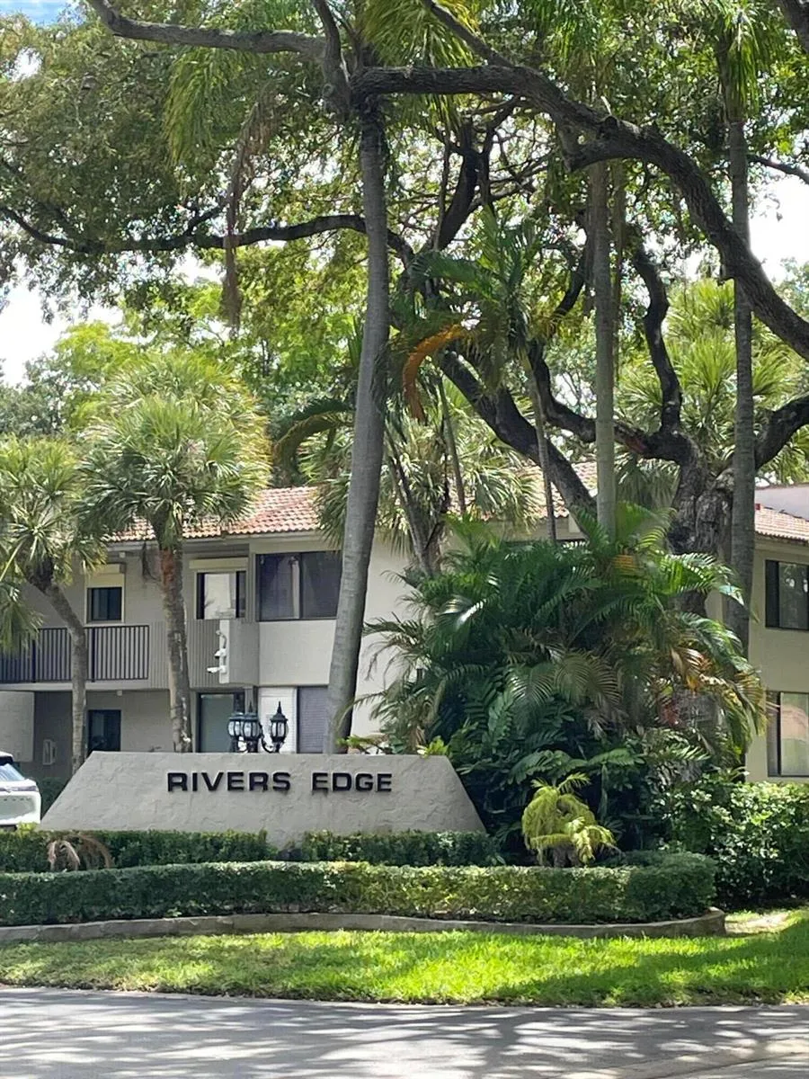 9537 SW 1st Court Coral Springs, FL 33071