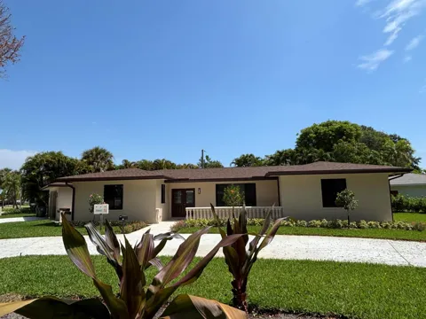 135 E Ilex Drive