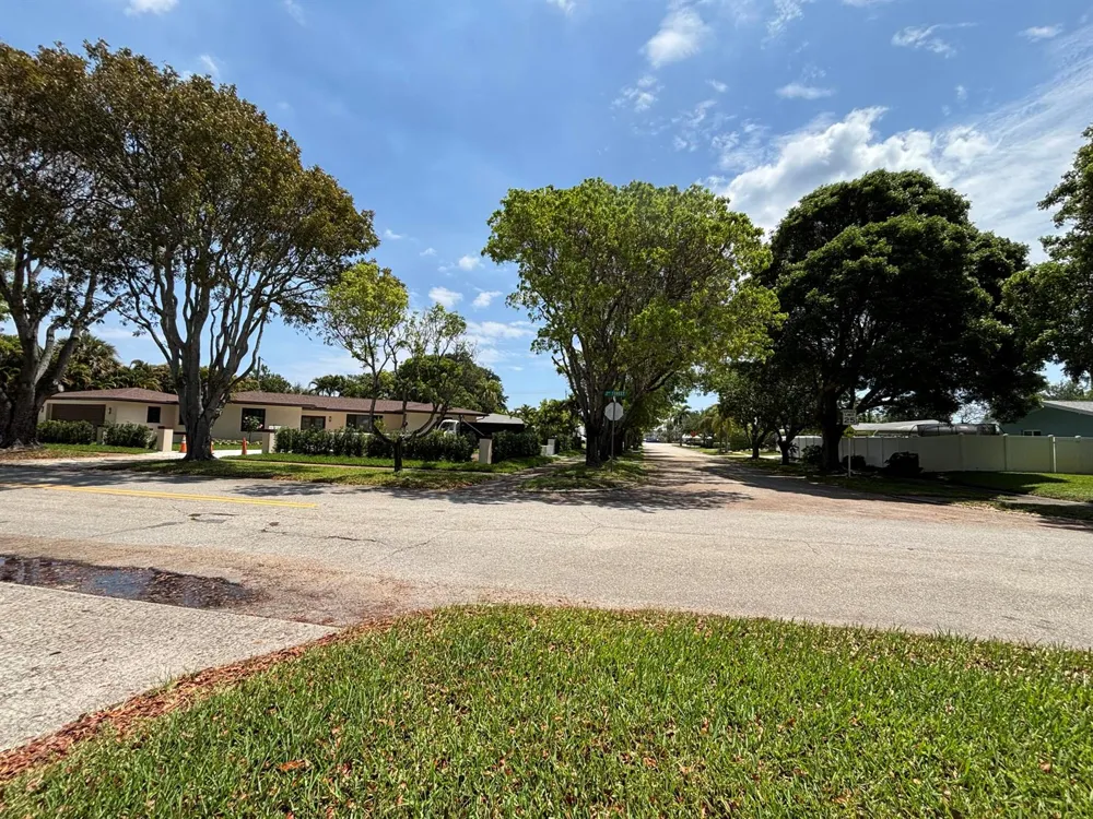 135 E Ilex Drive Lake Park, FL 33403