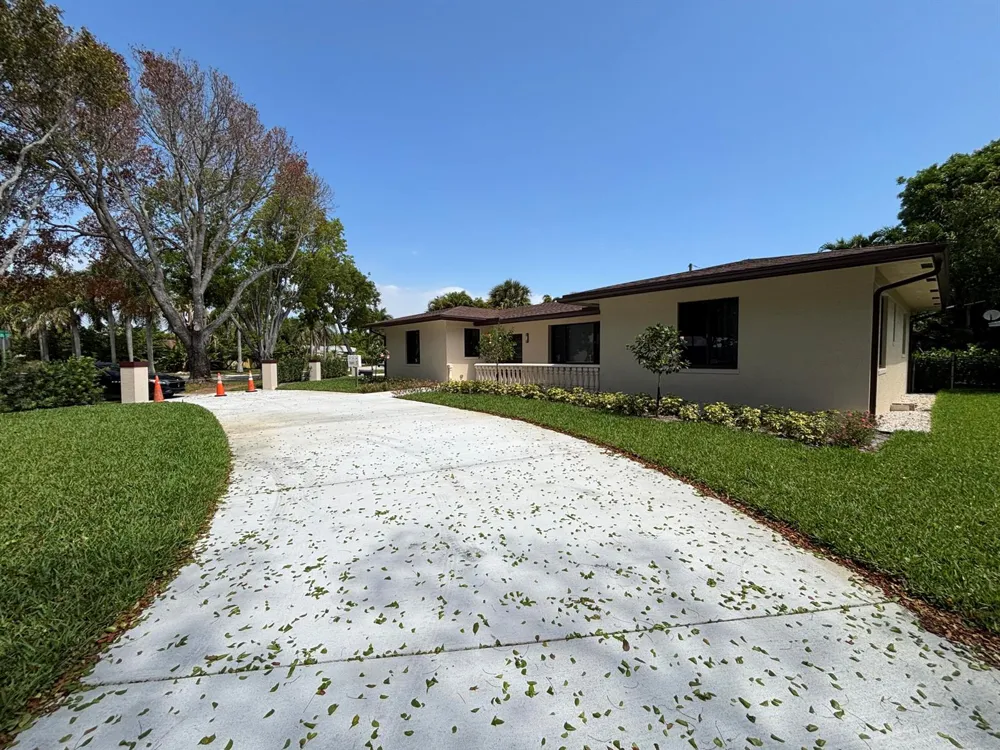 135 E Ilex Drive Lake Park, FL 33403