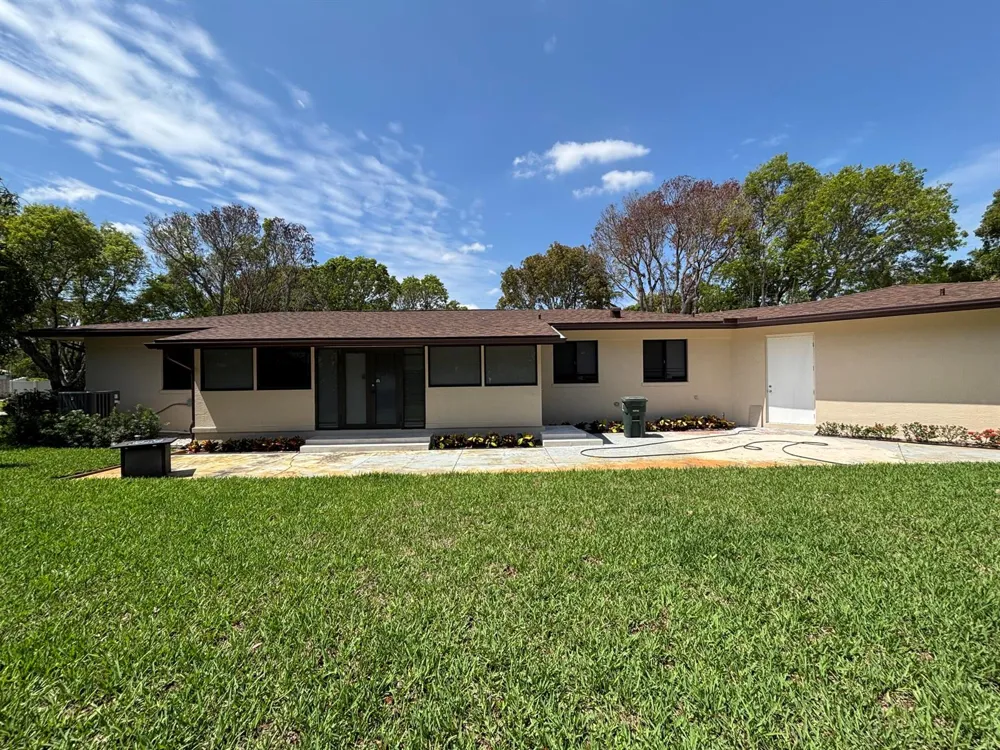 135 E Ilex Drive Lake Park, FL 33403