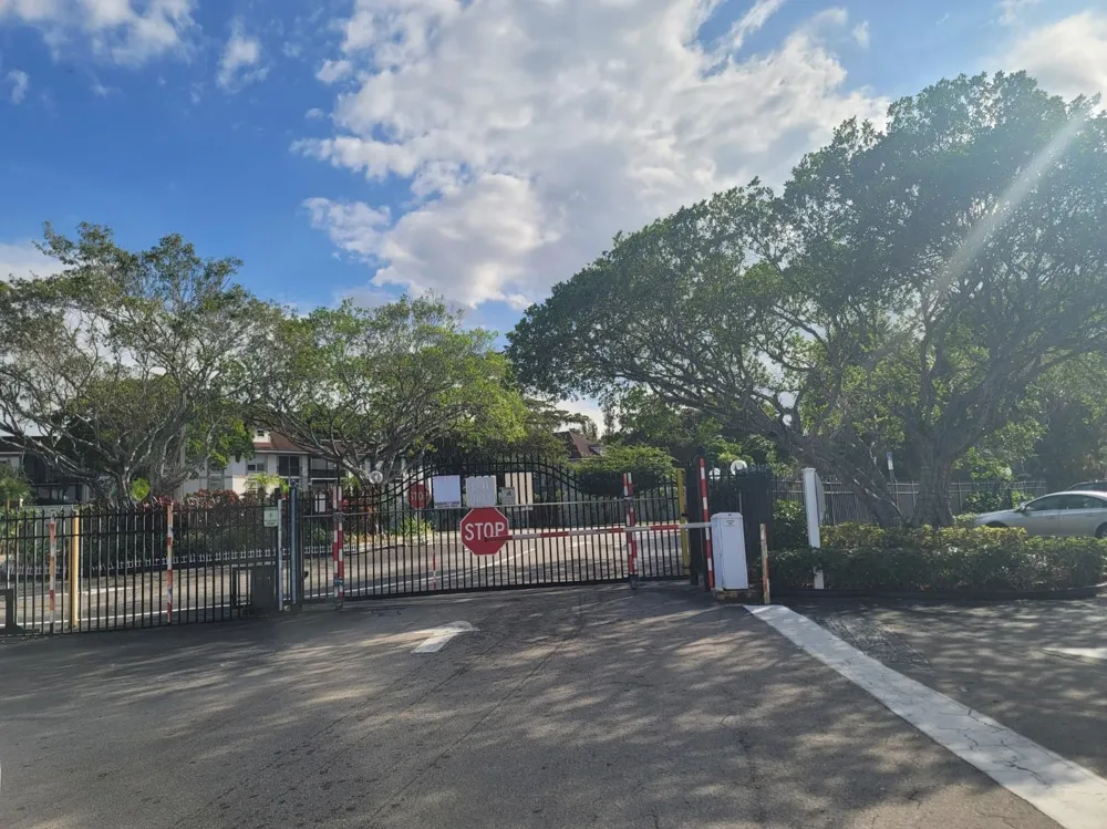 3774 Inverrary Boulevard #P202 Lauderhill, FL 33319